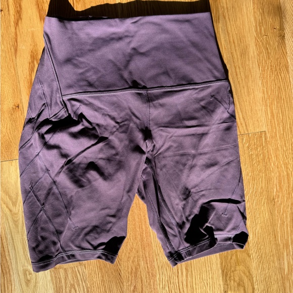 Lululemon align short grape thistle size 4 - Picture 2 of 4